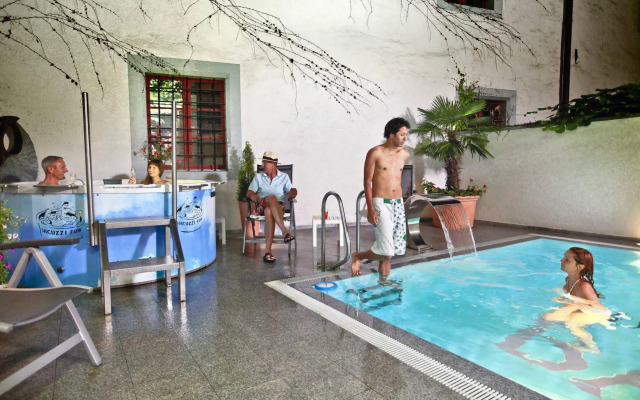 ROESLI Guest House