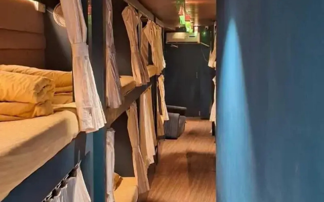 Sinhassan Dormitory Hostel