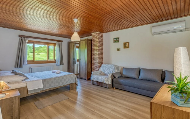Child Friendly Rural House Jeka