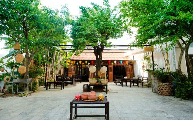Ngan Hotel