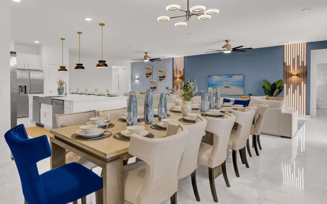 Luxury Home - ALL the Extras - Sleeps 39