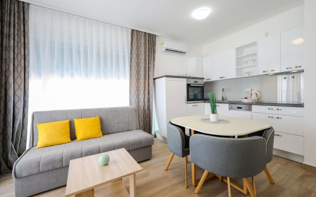 Sandy Beach Apartments