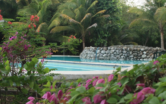Puerto Barillas Marina & Lodge
