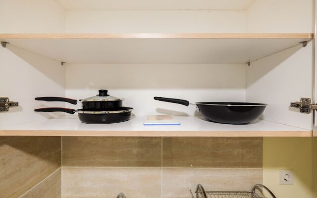 Cozy 2Br At Meikarta Apartment