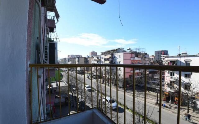 Rondine Studio Apartment