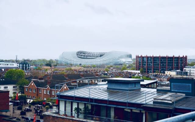 Stunning 2 Bedroom Penthouse In Grand Canal Docks