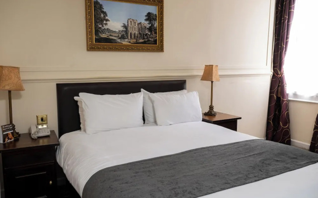 Antelope Hotel by Greene King Inns
