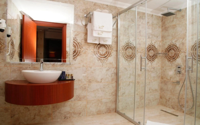 Grand Vuslat Hotel