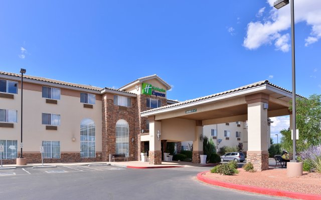 Holiday Inn Express Farmington - Bloomfield, an IHG Hotel