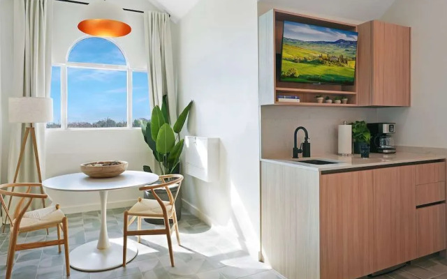 Cobalt Coast Resort & Suites