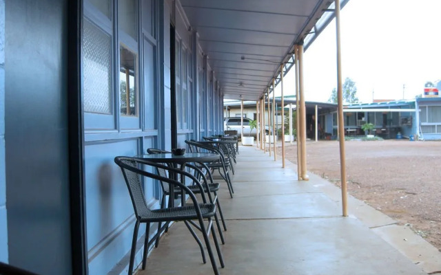 Billabong Hotel Motel