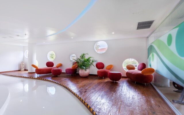 Double-Six Luxury Hotel
