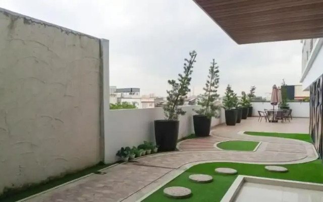 Simply Look Studio At De Prima Apartment