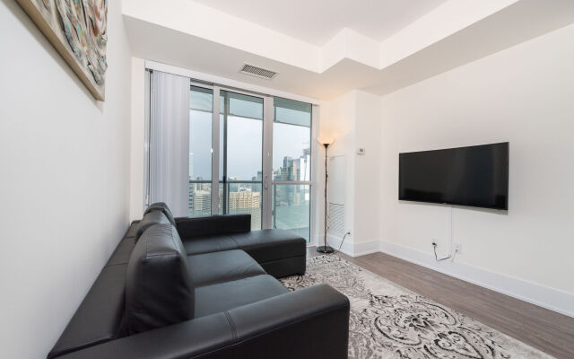 Grand Royal Condos - CN Tower