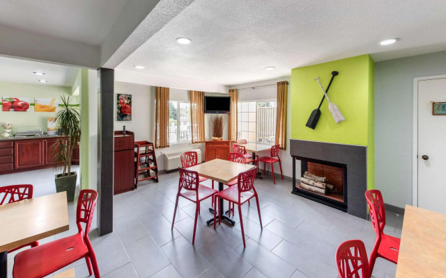 Quality Inn & Suites Capitola By the Sea