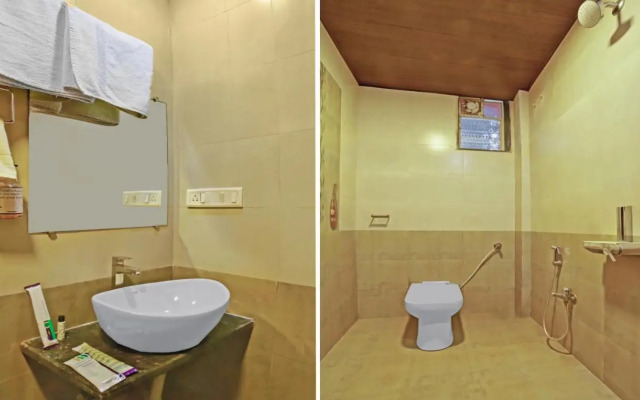 OYO 28312 Hotel Shree Balaji Inn