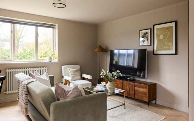 The Twickenham Wonder - Lovely 1bdr Flat With Parking