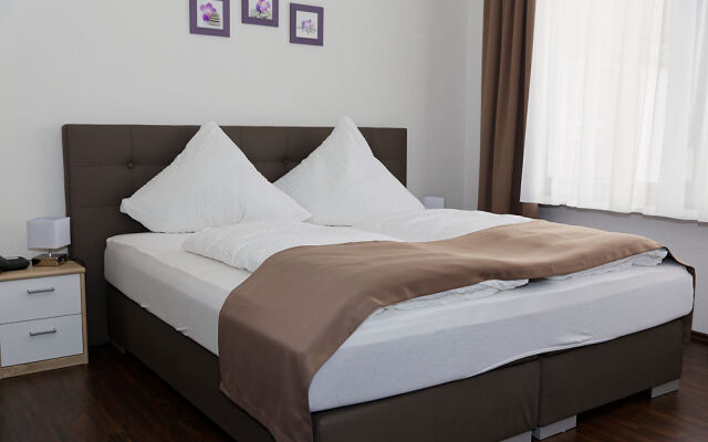 Hotel Hüttl - Garni