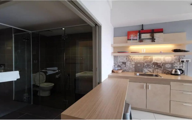Aeropod  5mins Airport KK 7mins to Tg Aru beach KK – Kitchen – Kota Kinabalu
