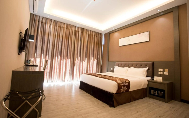 Vienna Hotel (Newly Renovated 2025)