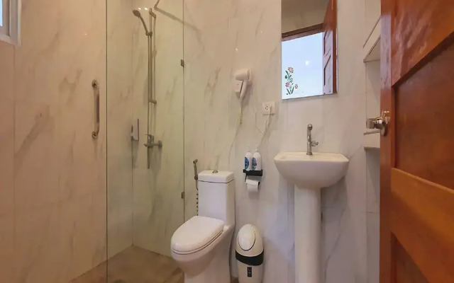 Pili Beach Resort Agmanic