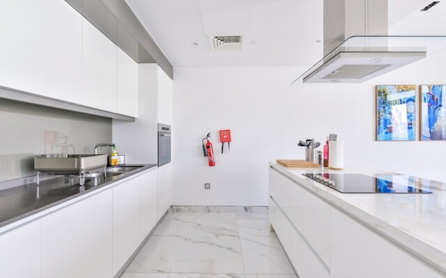 Stylish 2BR on Bluewaters Island