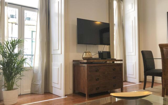 LV Premier Baixa CR2 Lift AC Center Balcony