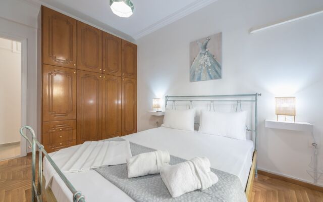 Athens Bright Suite by Cloudkeys