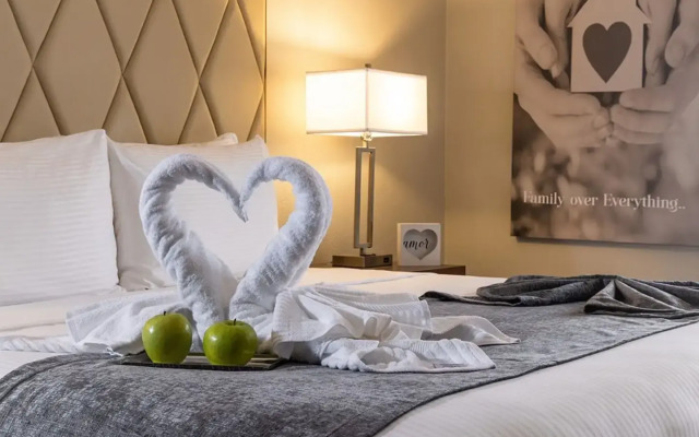 Palazzo Lakeside Hotel