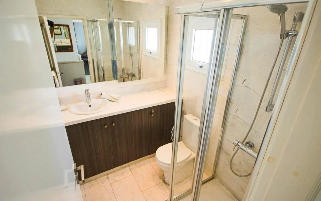 2 Br Villa Blue Phoenix - Chg 8911