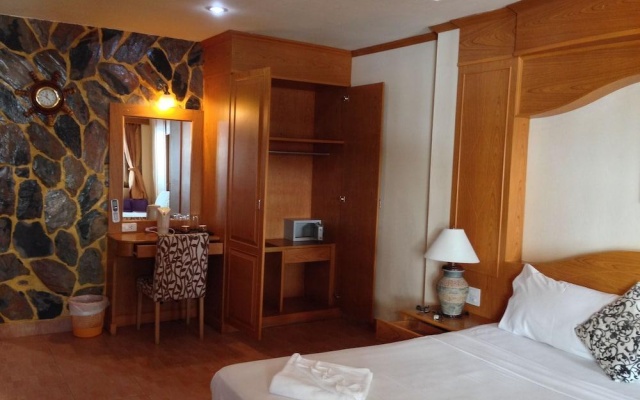 Ruen Thai Guesthouse Patong – Guest Rooms – Patong