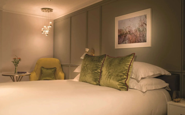 The Guardsman Hotel and Residences