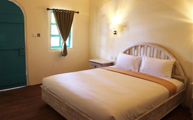 White Coconut Cottage