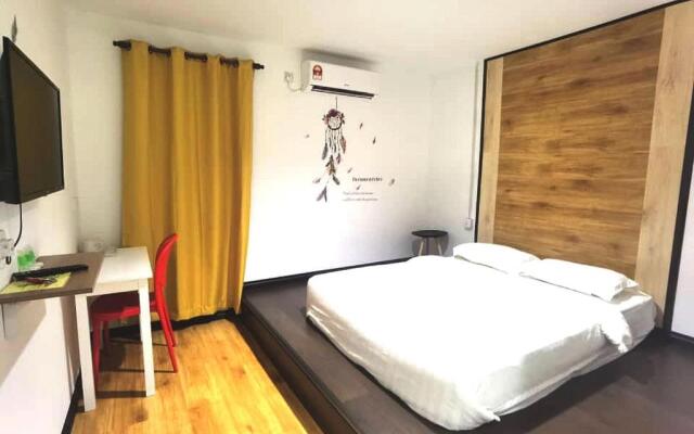 OYO HOME 90667 Chen Room Bs