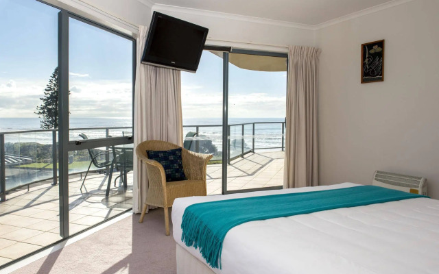 The Reef Beachfront Apartments