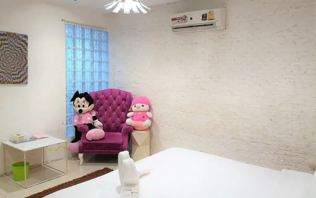 Hi-So Resort Hotel