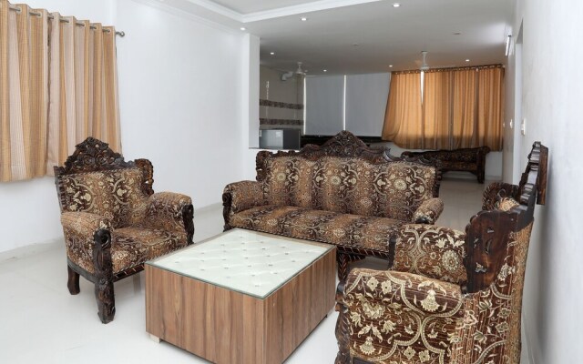 OYO 10061 Home 3BHK Modern Near Gulab Bagh