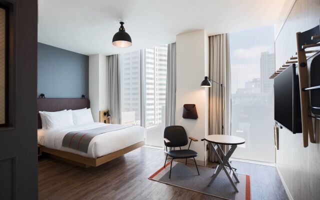 Moxy Osaka Honmachi