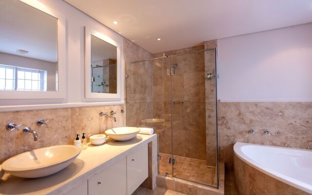 Geneva Drive Luxury Villa