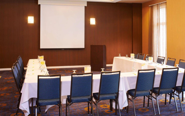 Courtyard by Marriott Kansas City Overland Park/Convention Center