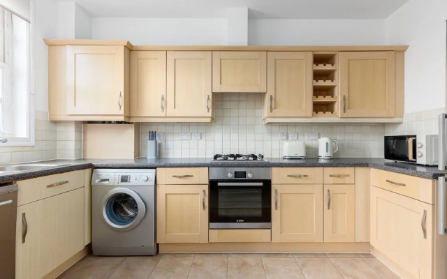 Spacious Flat in Haggerston