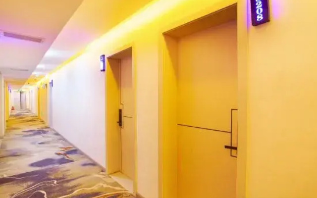 Yangting Hotel (Ganzi Batang Bus Station)