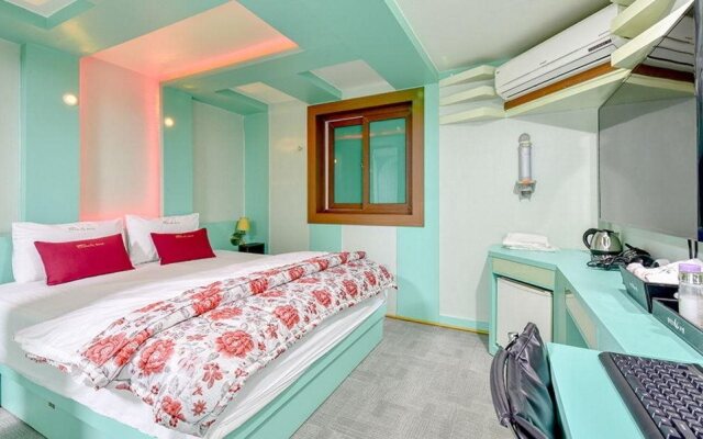 Click 21 Motel