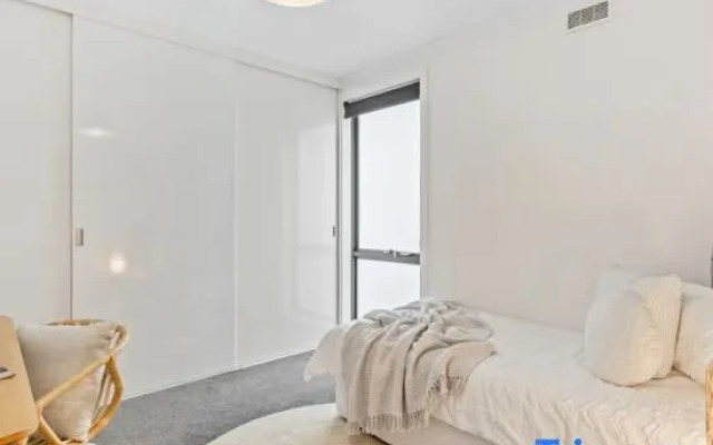 Lipscombe Mt Wellington view luxury house