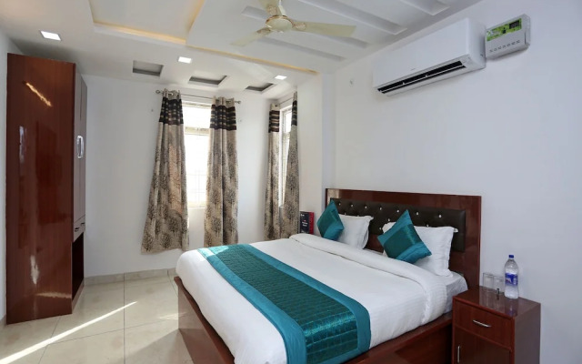 OYO 14384 Luxury residency