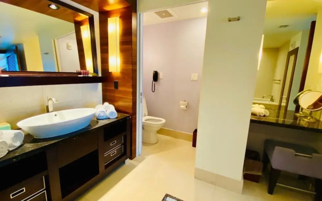 Carillon Miami Beach Private Suites