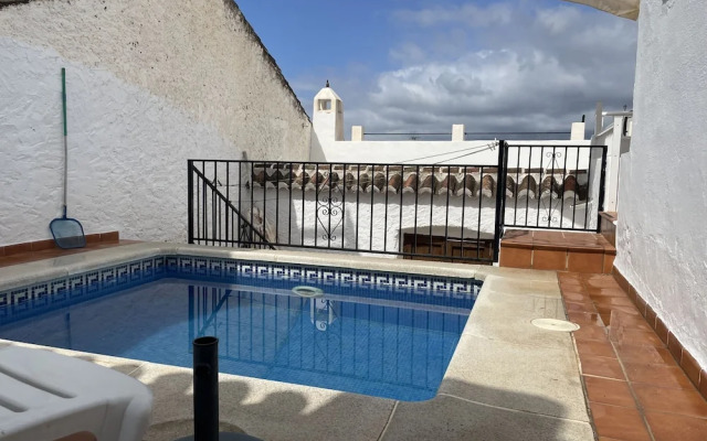 Casa Paquita con Piscina Privada en Maro By At Hom