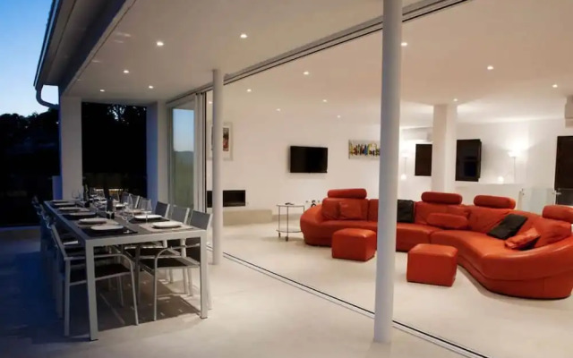 Luxury villa with heated pool