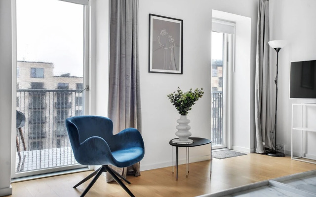 Bright and Spacious Apartment near metro station and a supermarket