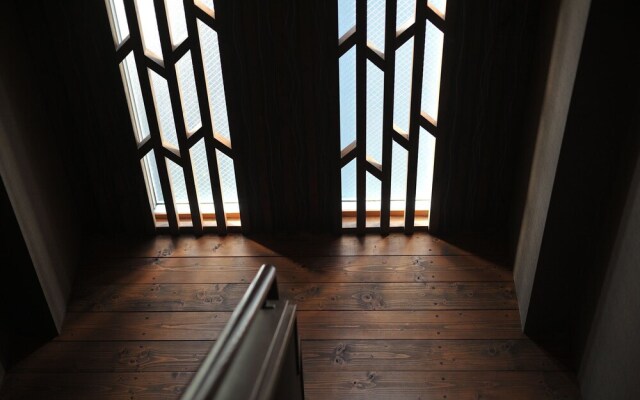 BOX HOTEL from bizan